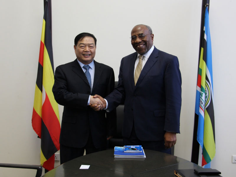 2017年1月22日，森源集團董事長楚金甫率領高級別訪問團到訪烏干達并會見烏干達總理魯哈卡納·魯貢達。